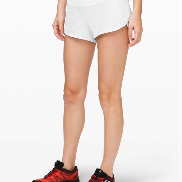 🆕✨NWT Lululemon Speed Up Short *2.5" White Size 12 - Picture 1 of 11